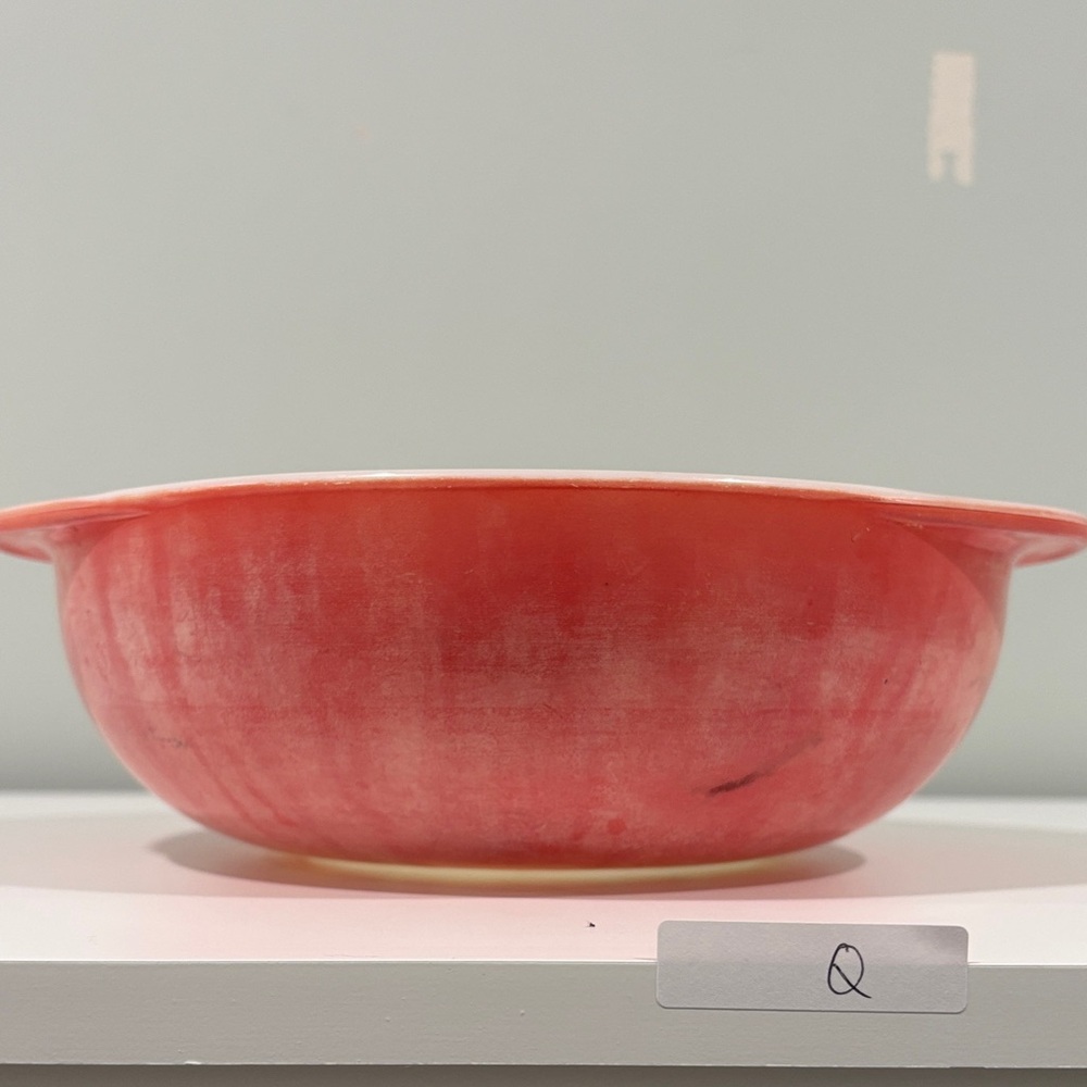 Pyrex Coral 024 Elegant Pink Ceramic Bowl